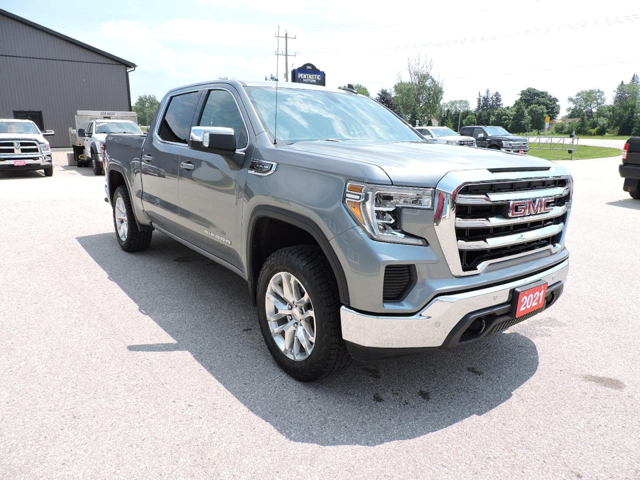Used 2021 GMC Sierra 1500 SLE 5.3L V8 4X4 Seats 6 People Only 68000 KMS for sale in Gorrie, ON