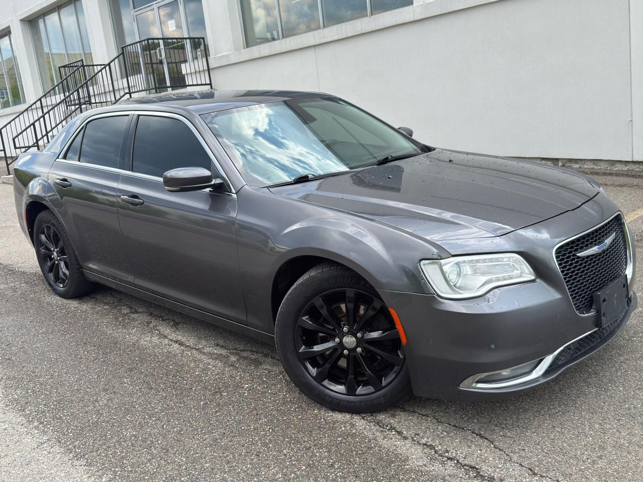 2017 Chrysler 300 Touring  - Photo #3