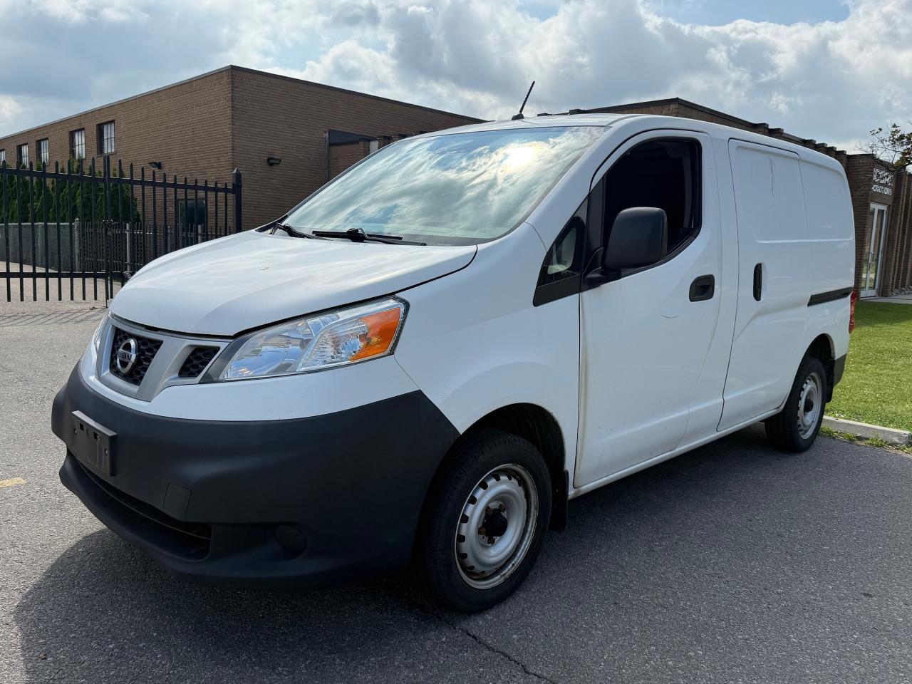 2017 Nissan NV200 S FWD *SAFETY INCL*LOWKMS*FINANCING AVAIL* - Photo #2