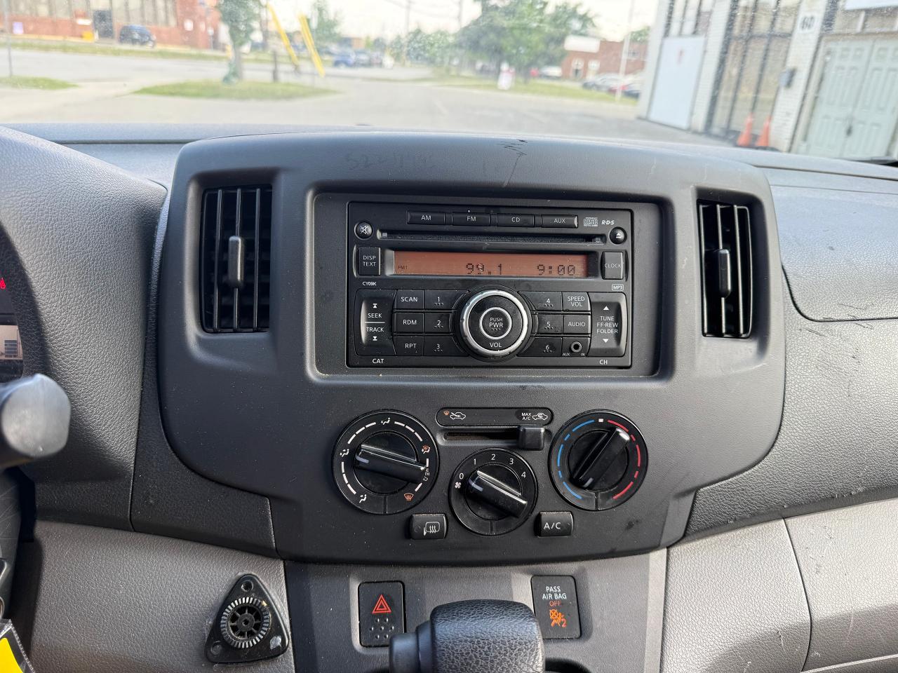 2017 Nissan NV200 S FWD *SAFETY INCL*LOWKMS*FINANCING AVAIL* - Photo #9