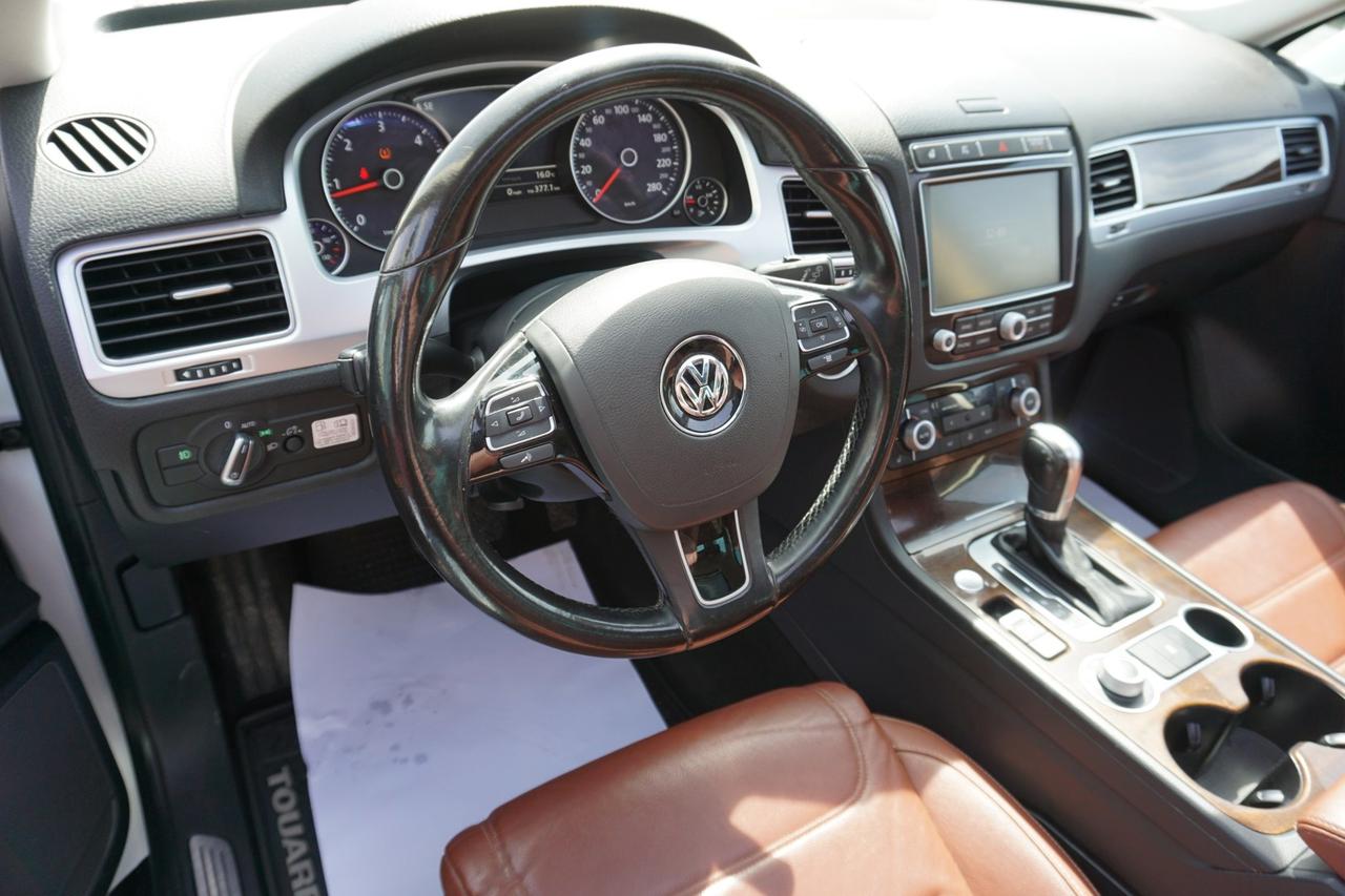 2016 Volkswagen Touareg V6 TDI *DIESEL* HIGHLINE AWD CERTIFIED *FREE ACCIDENT*36 V.W MAINTAIN* 360 CAMERA NAV BLUETOOTH LEATHER HEATED PANO ROOF CRUISE ALLOYS Photo