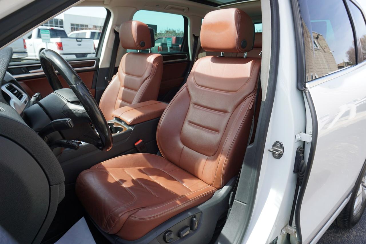 2016 Volkswagen Touareg V6 TDI *DIESEL* HIGHLINE AWD CERTIFIED *FREE ACCIDENT*36 V.W MAINTAIN* 360 CAMERA NAV BLUETOOTH LEATHER HEATED PANO ROOF CRUISE ALLOYS Photo