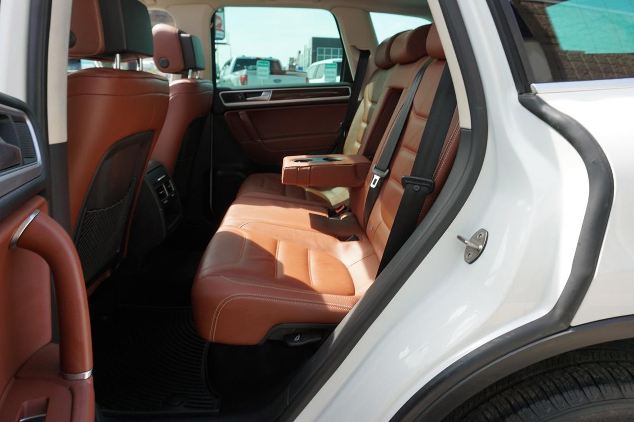 2016 Volkswagen Touareg V6 TDI *DIESEL* HIGHLINE AWD CERTIFIED *FREE ACCIDENT*36 V.W MAINTAIN* 360 CAMERA NAV BLUETOOTH LEATHER HEATED PANO ROOF CRUISE ALLOYS Photo