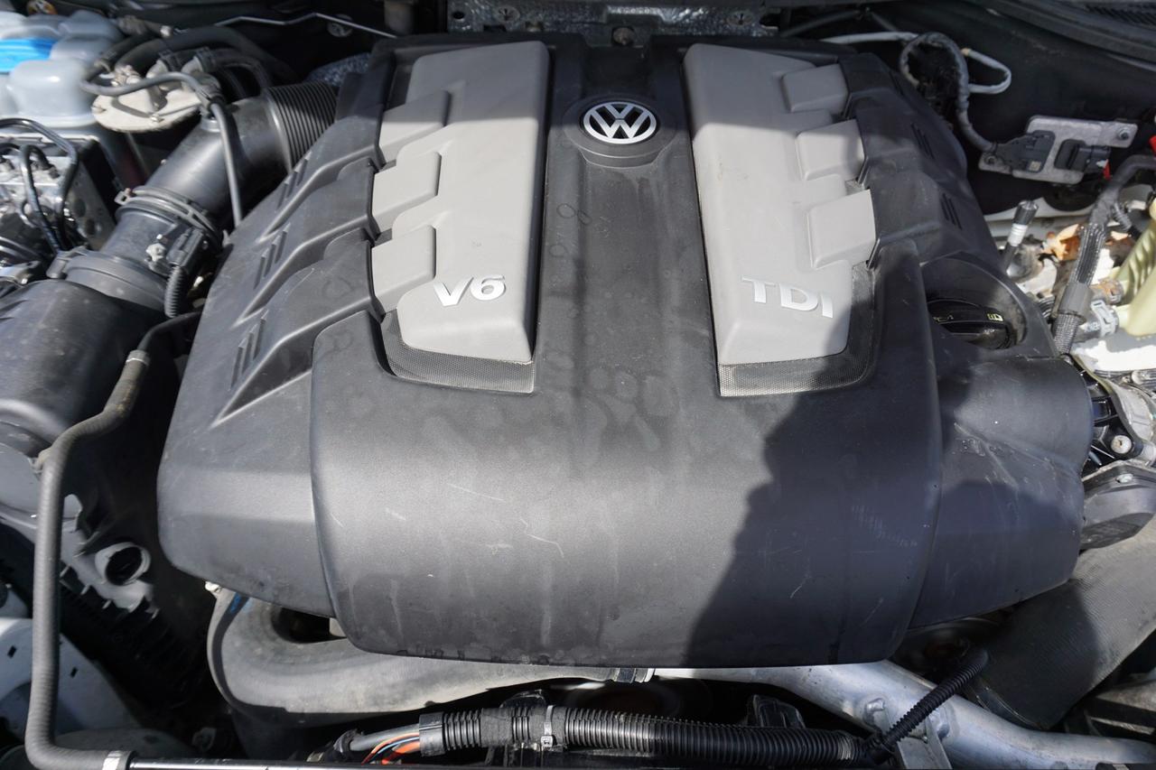 2016 Volkswagen Touareg V6 TDI *DIESEL* HIGHLINE AWD CERTIFIED *FREE ACCIDENT*36 V.W MAINTAIN* 360 CAMERA NAV BLUETOOTH LEATHER HEATED PANO ROOF CRUISE ALLOYS Photo