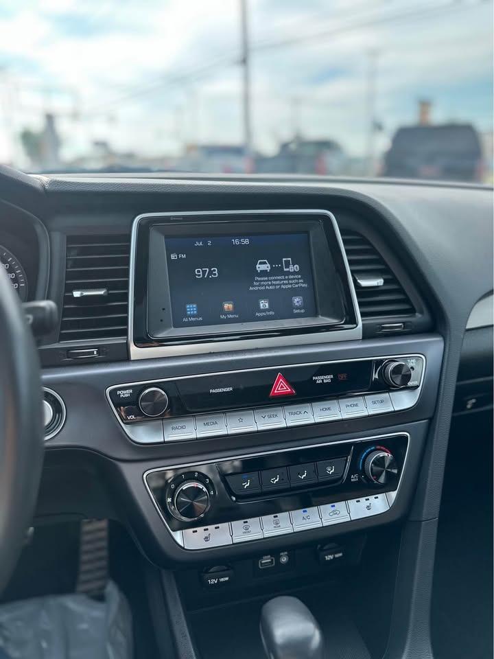2019 Hyundai Sonata ESSENTIAL - Photo #10