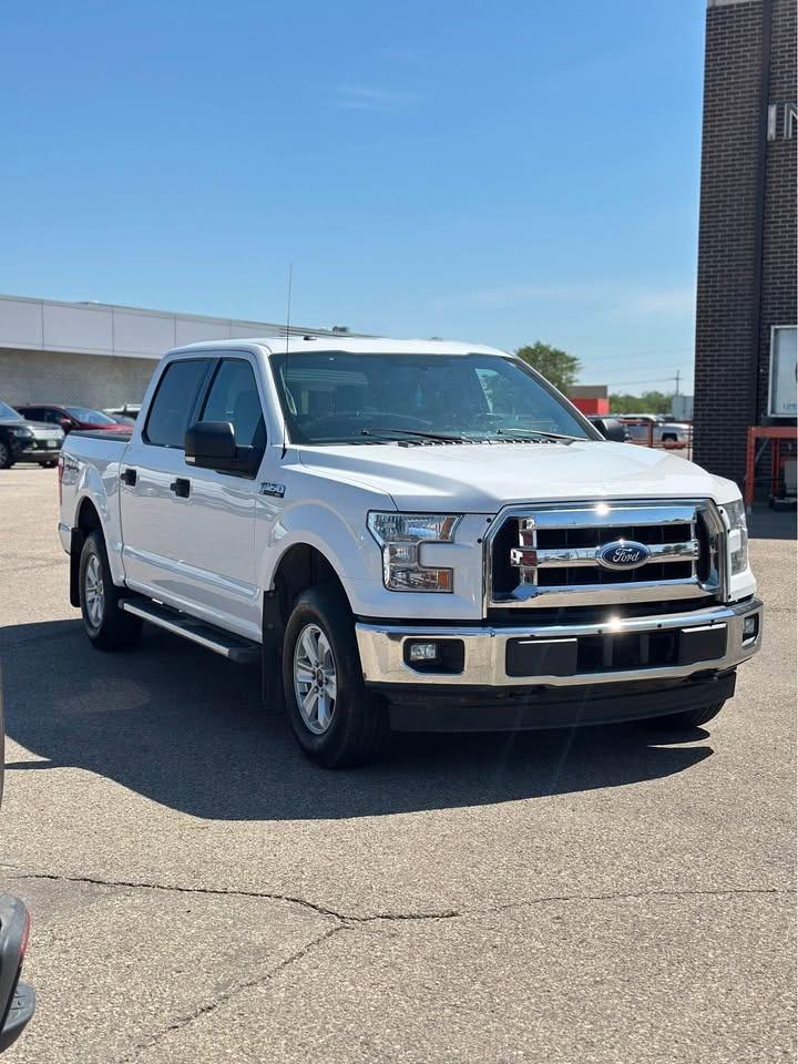 2017 Ford F-150 XLT - Photo #2