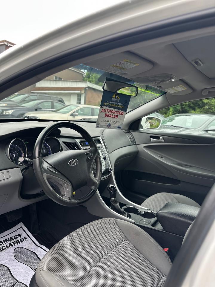 2011 Hyundai Sonata 4dr Sdn 2.4L Auto GLS - Photo #9