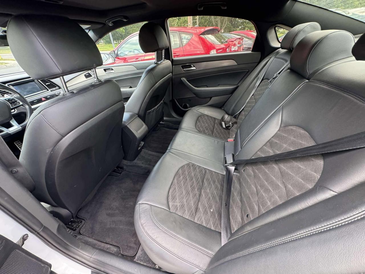 2019 Hyundai Sonata ESSENTIAL - Photo #9