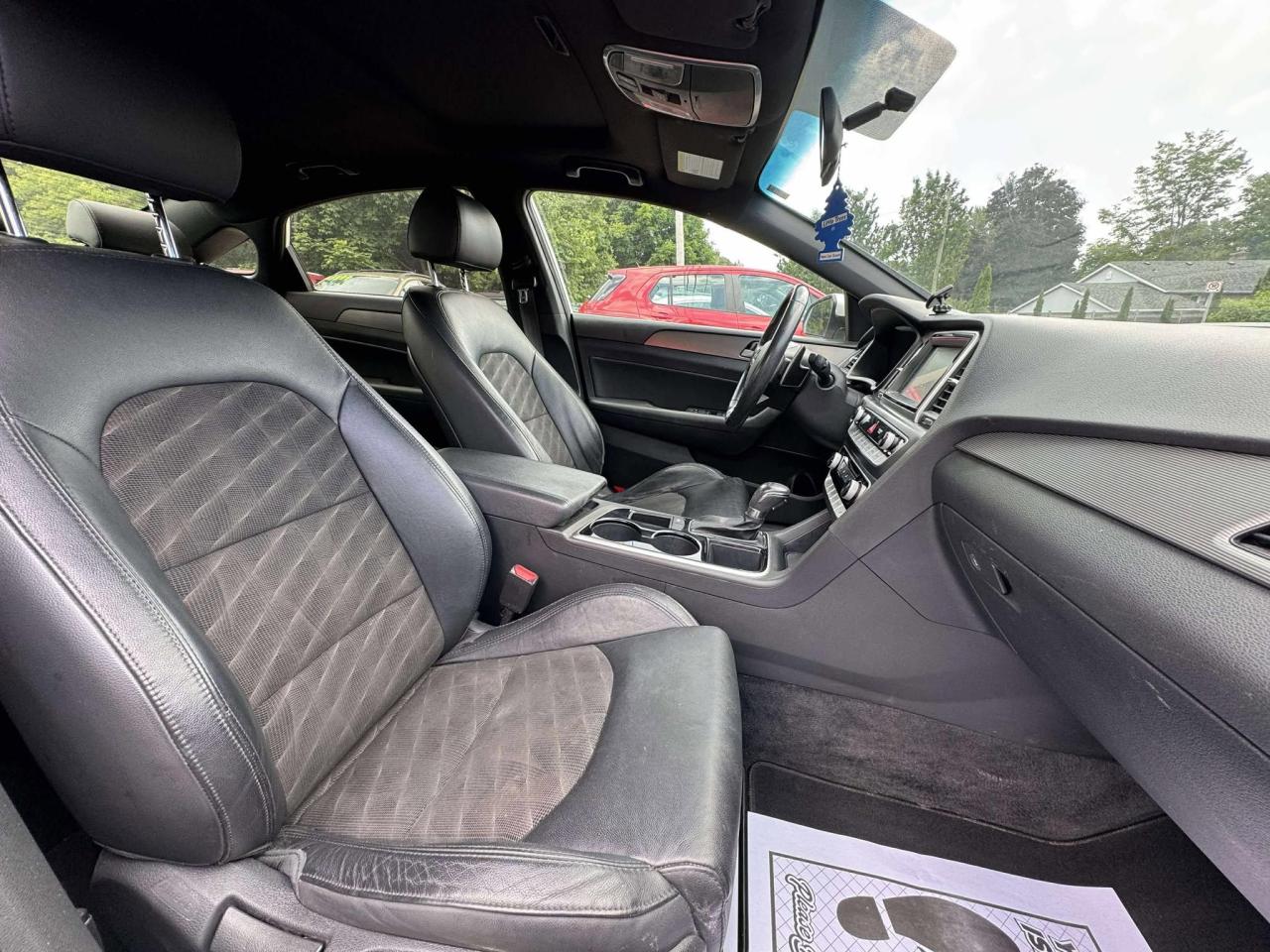 2019 Hyundai Sonata ESSENTIAL - Photo #13