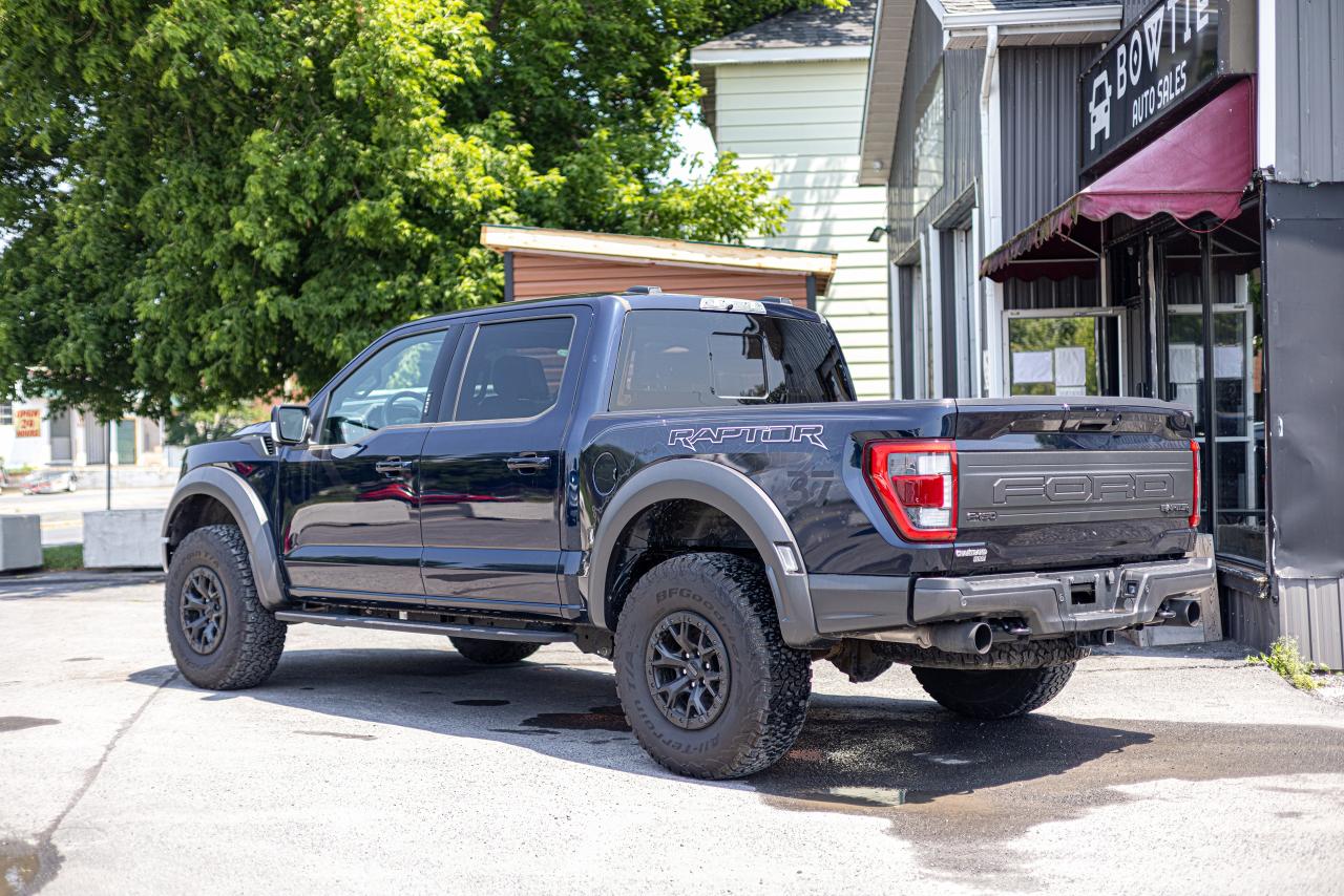 2023 Ford F-150 RAPTOR - Photo #2