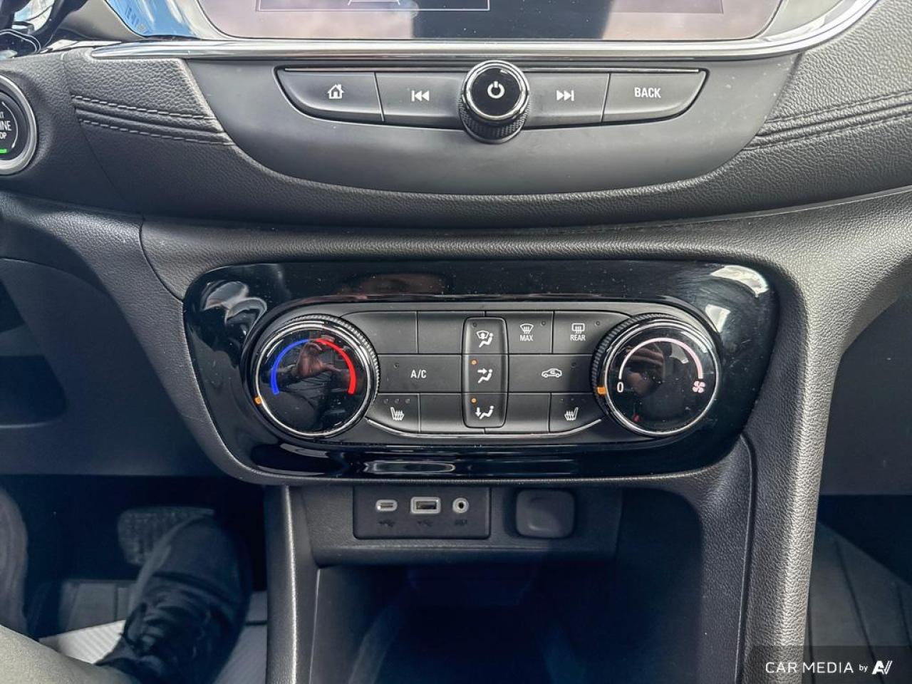 2020 Buick Encore GX PREFERRED / NO ACCIDENTS / AWD / HTD SEATS / AUTO - Photo #17