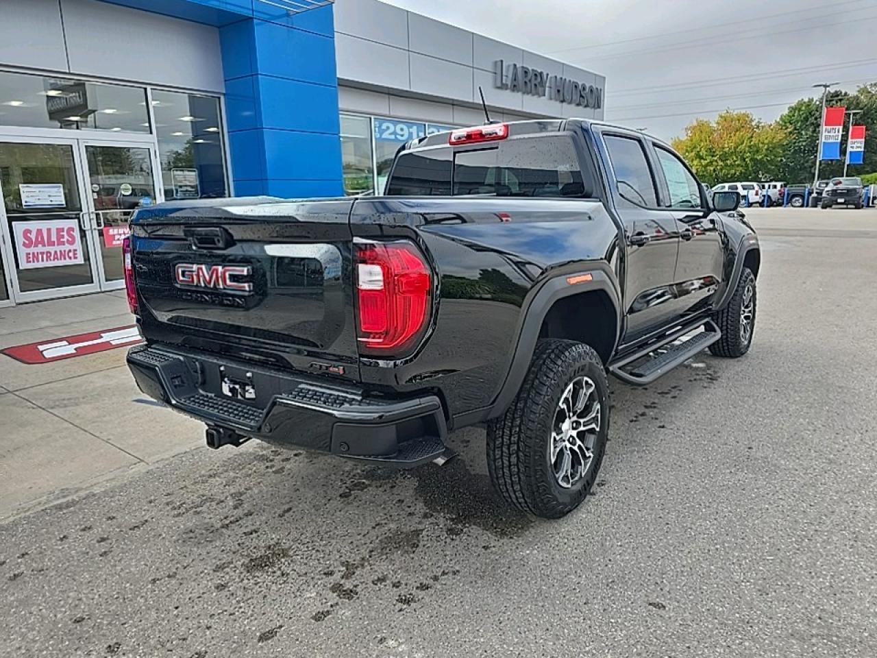 2025 GMC Canyon AT4 Photo2