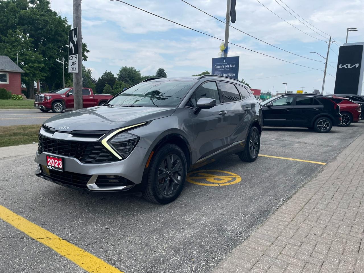 2023 Kia Sportage Hybrid SX w/Black Interior Hybrid | AWD | Sunroof | Leather | Navigation | 18" Wheels Photo