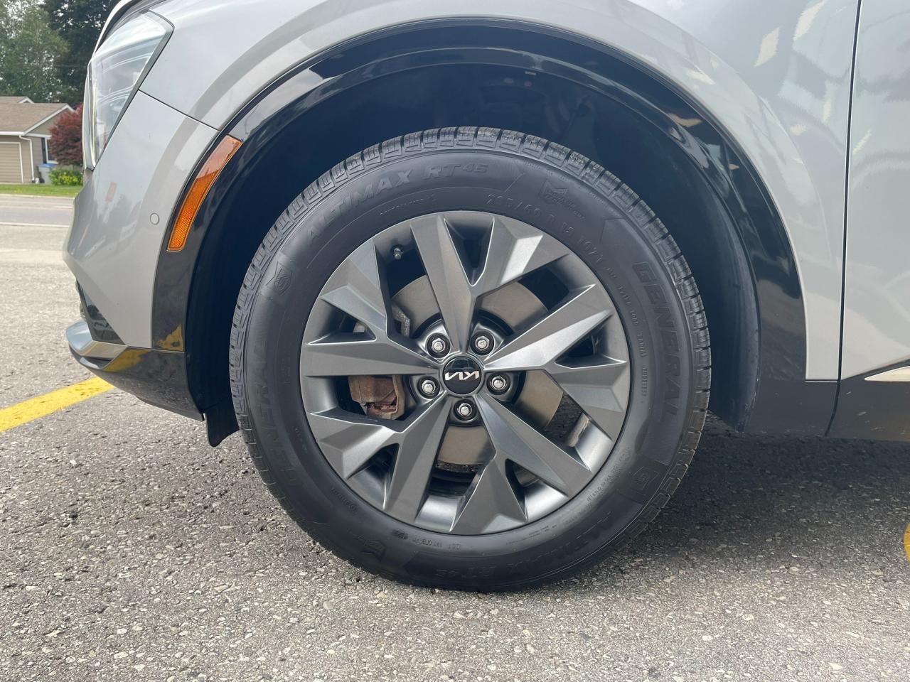 2023 Kia Sportage Hybrid SX w/Black Interior Hybrid | AWD | Sunroof | Leather | Navigation | 18" Wheels Photo