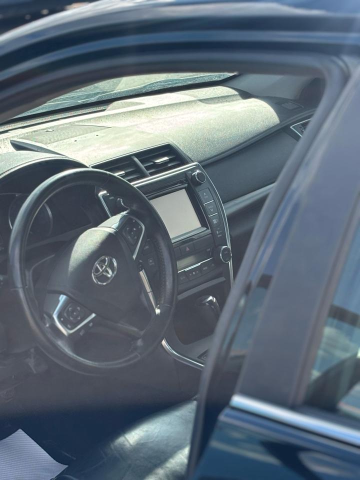 2015 Toyota Camry LE Hybrid - Photo #5