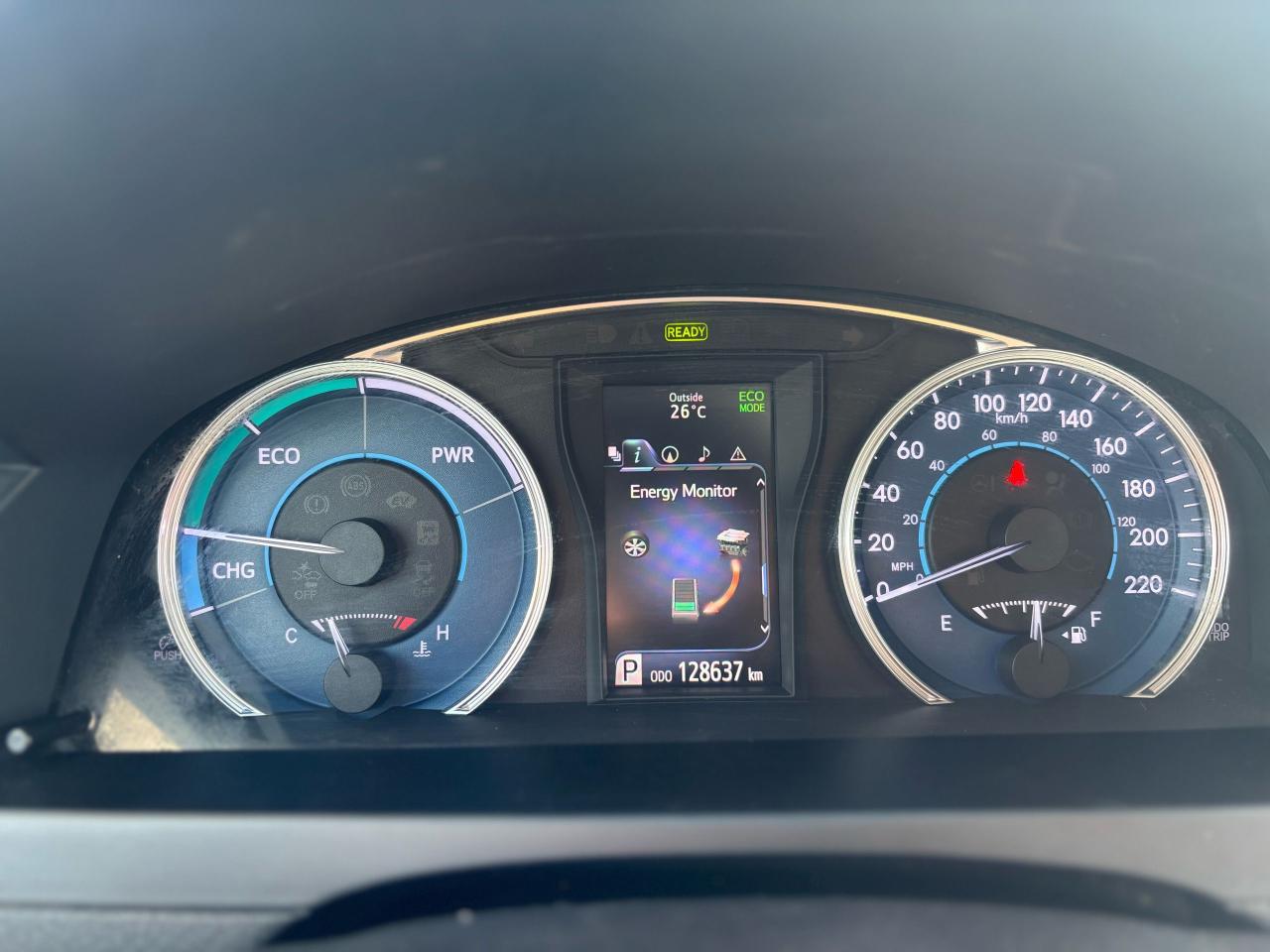 2015 Toyota Camry LE Hybrid - Photo #12