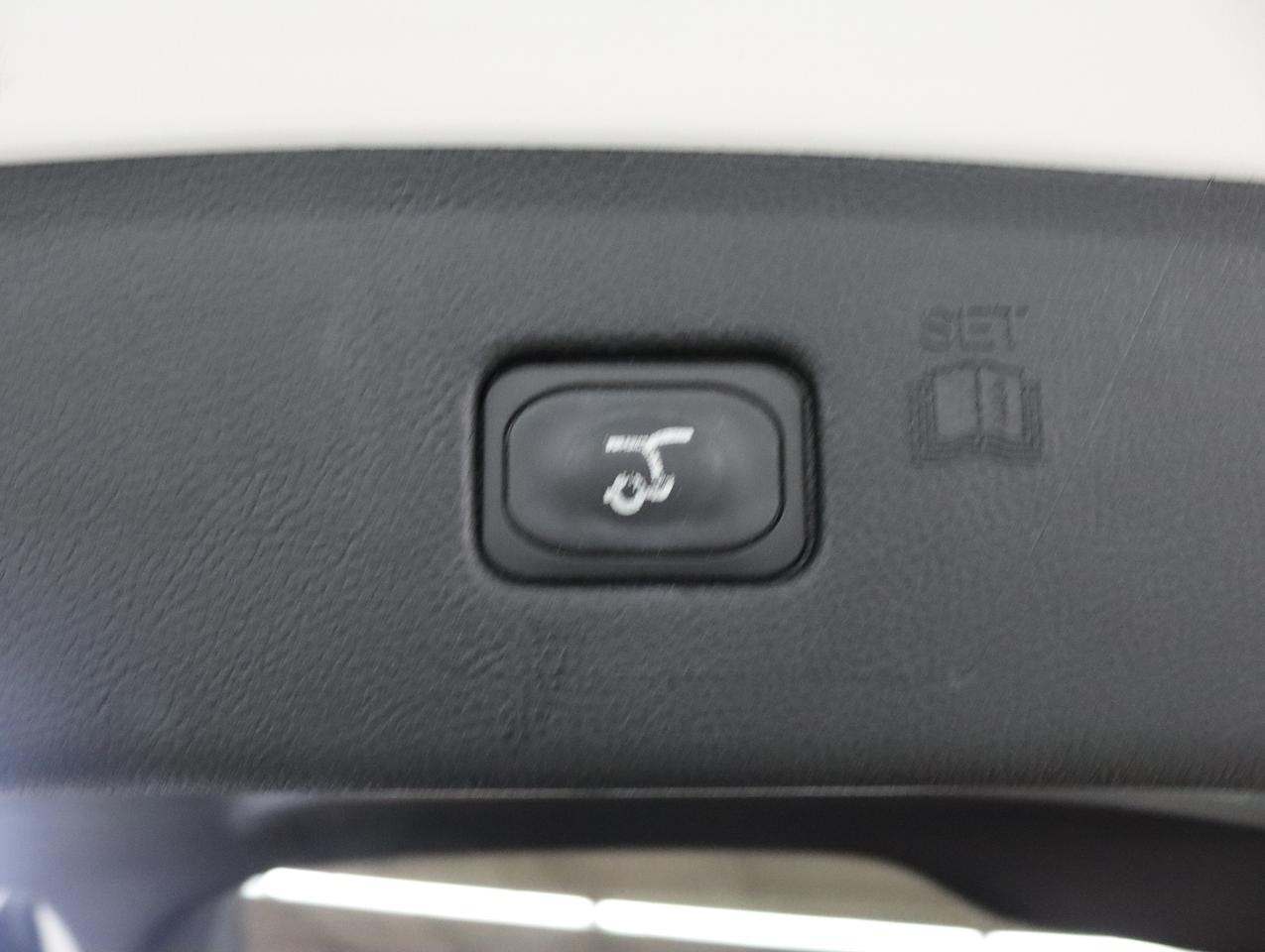 2023 Ford Edge TITANIUM | AWD | Leather | Sunroof | BSM | CarPlay Photo