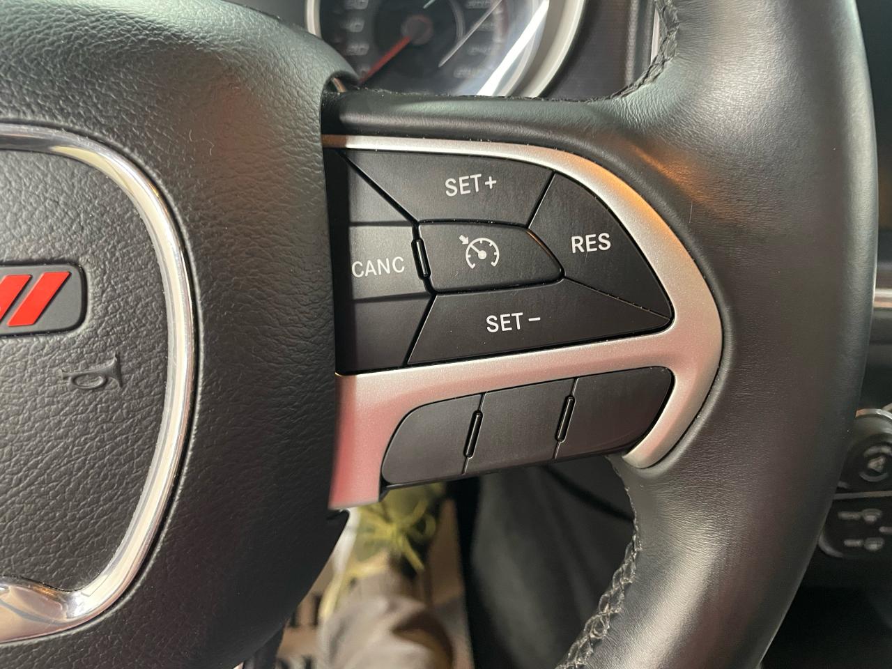 2015 Dodge Charger SXT Photo32
