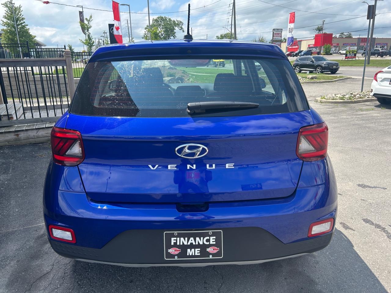 2024 Hyundai Venue Essential - Photo #11