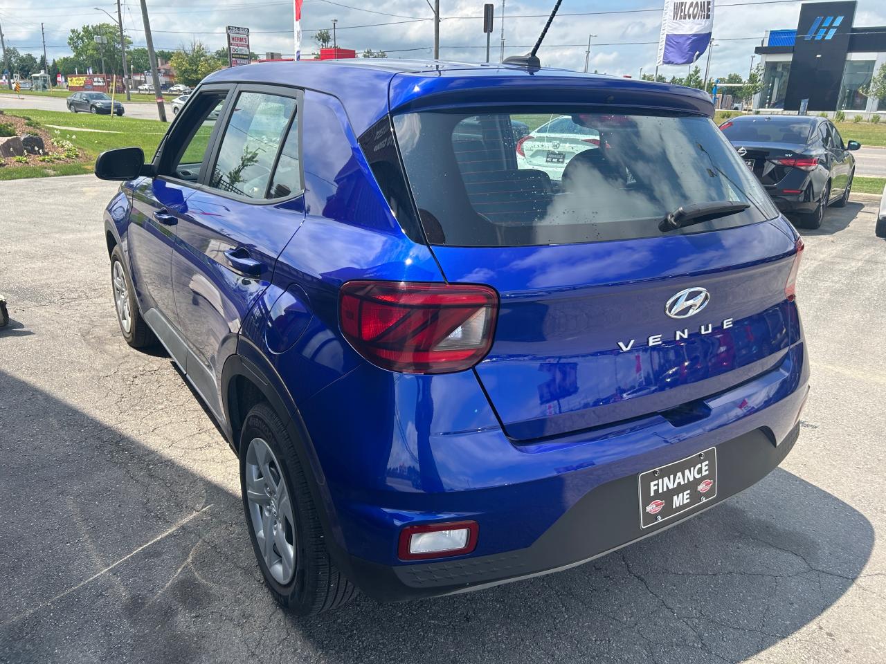 2024 Hyundai Venue Essential - Photo #2