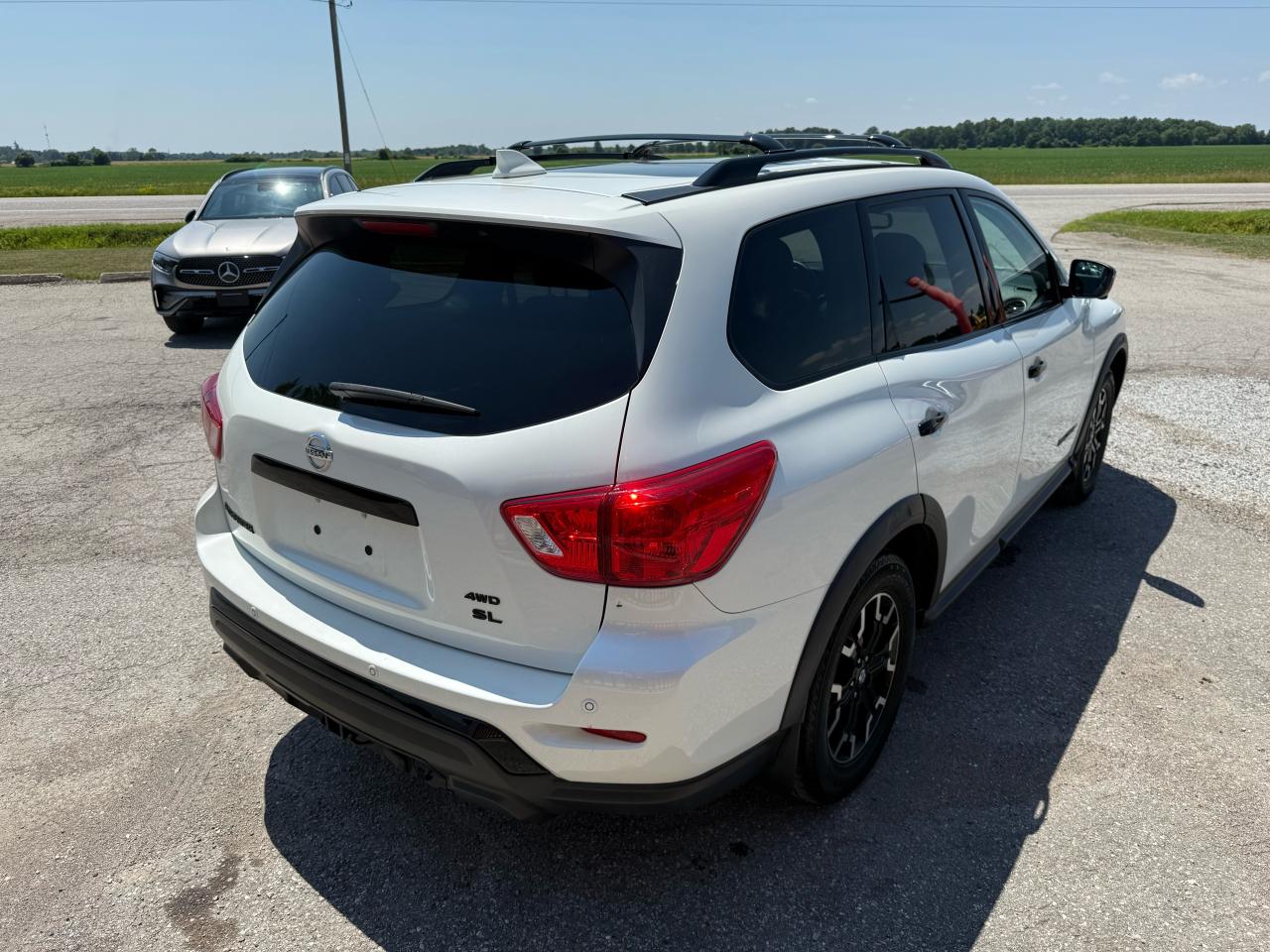 2020 Nissan Pathfinder SL PREMIUM | Navigation | Backup Camera | Sunroof Photo4