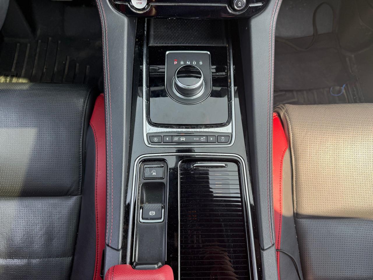 2018 Jaguar F-PACE S AWD *SAFETY INCL*1 YEAR WARR*FINANCING AVAIL* - Photo #10