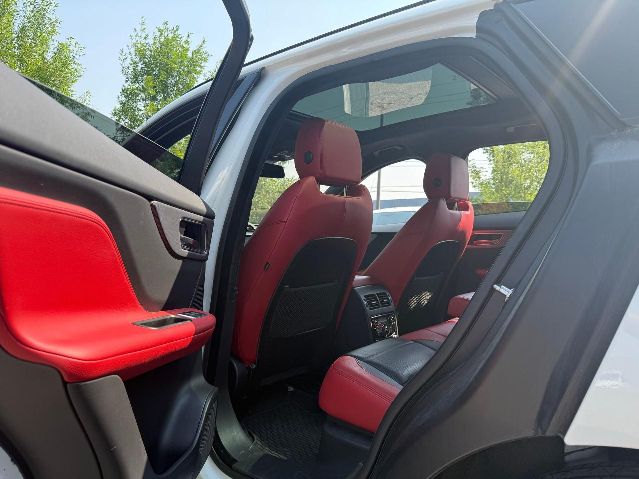 2018 Jaguar F-PACE S AWD *SAFETY INCL*1 YEAR WARR*FINANCING AVAIL* - Photo #13