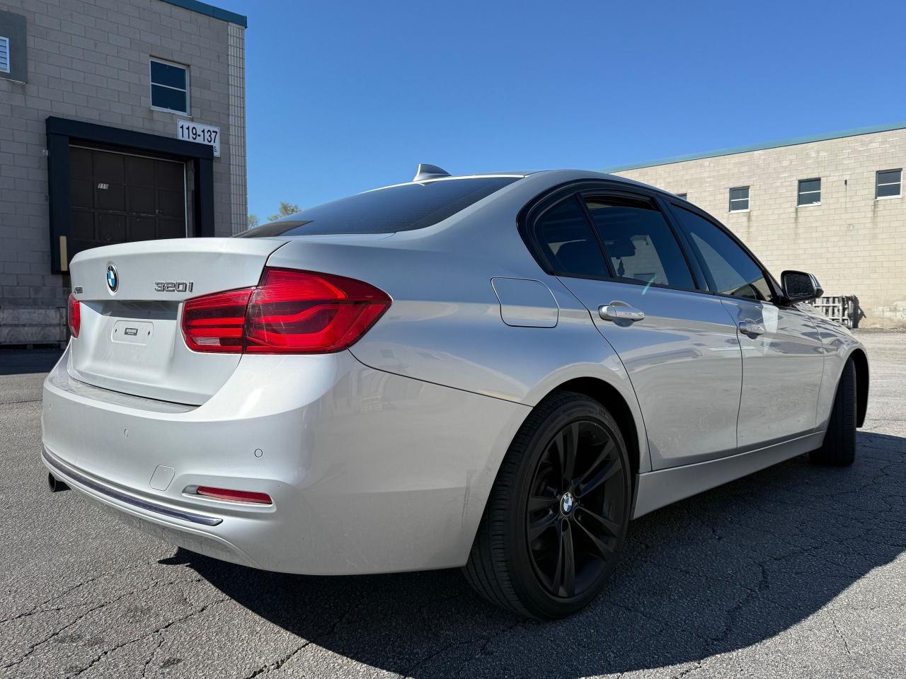 2016 BMW 3 Series 320i xDrive *SAFETY INCL*CLEAN CARFAX*FINANCING* - Photo #5