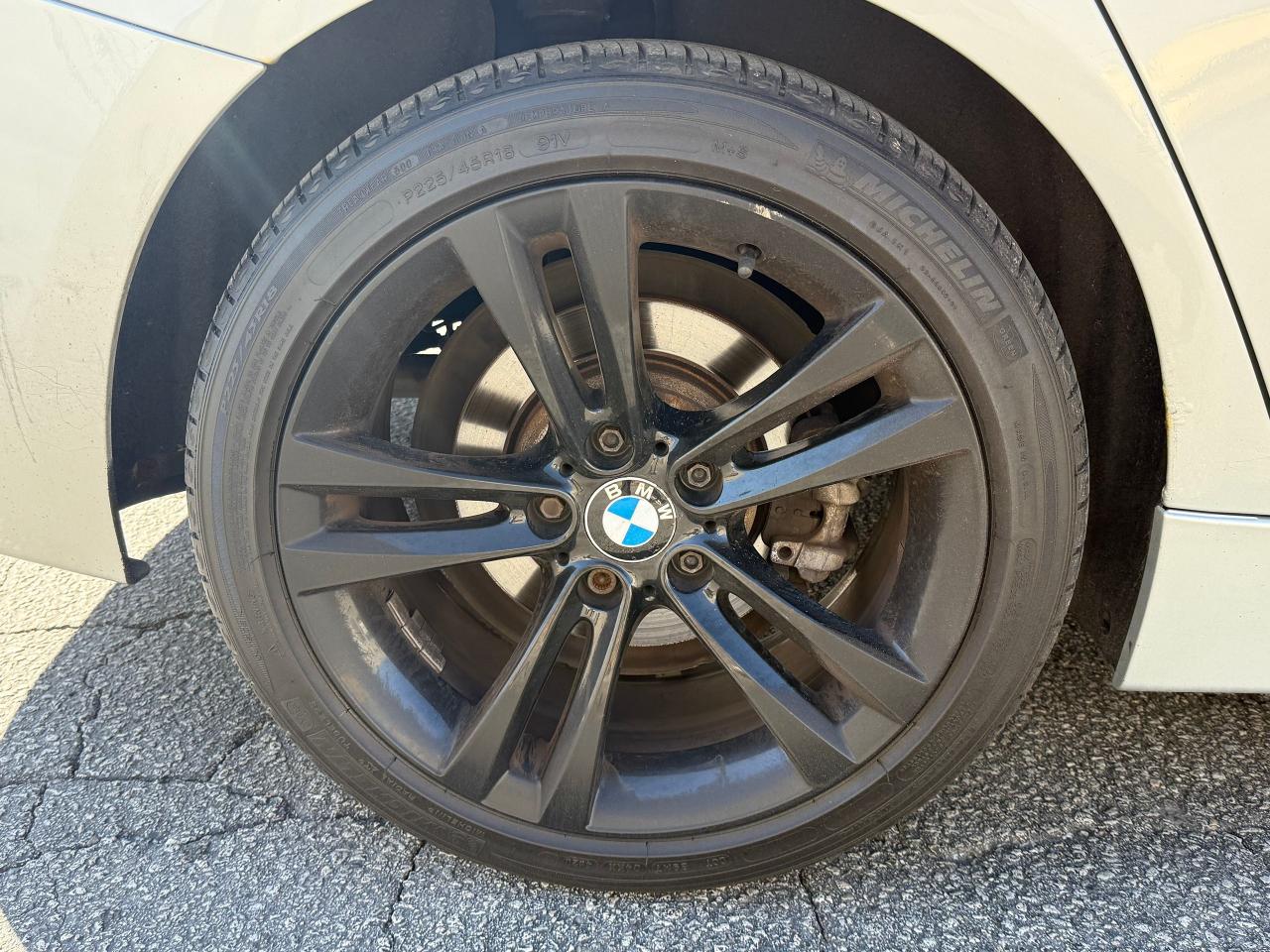 2016 BMW 3 Series 320i xDrive *SAFETY INCL*CLEAN CARFAX*FINANCING* - Photo #6