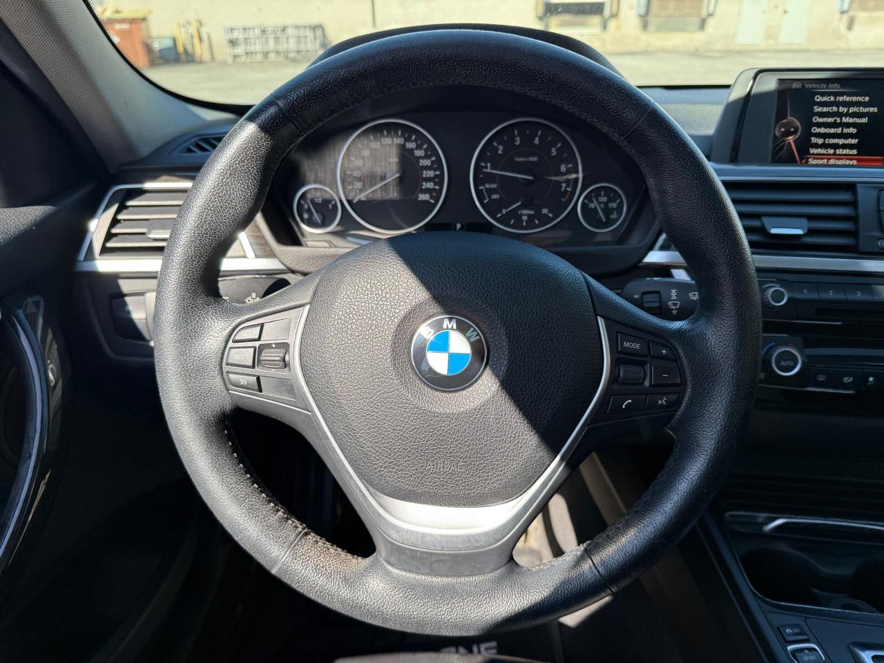 2016 BMW 3 Series 320i xDrive *SAFETY INCL*CLEAN CARFAX*FINANCING* - Photo #8