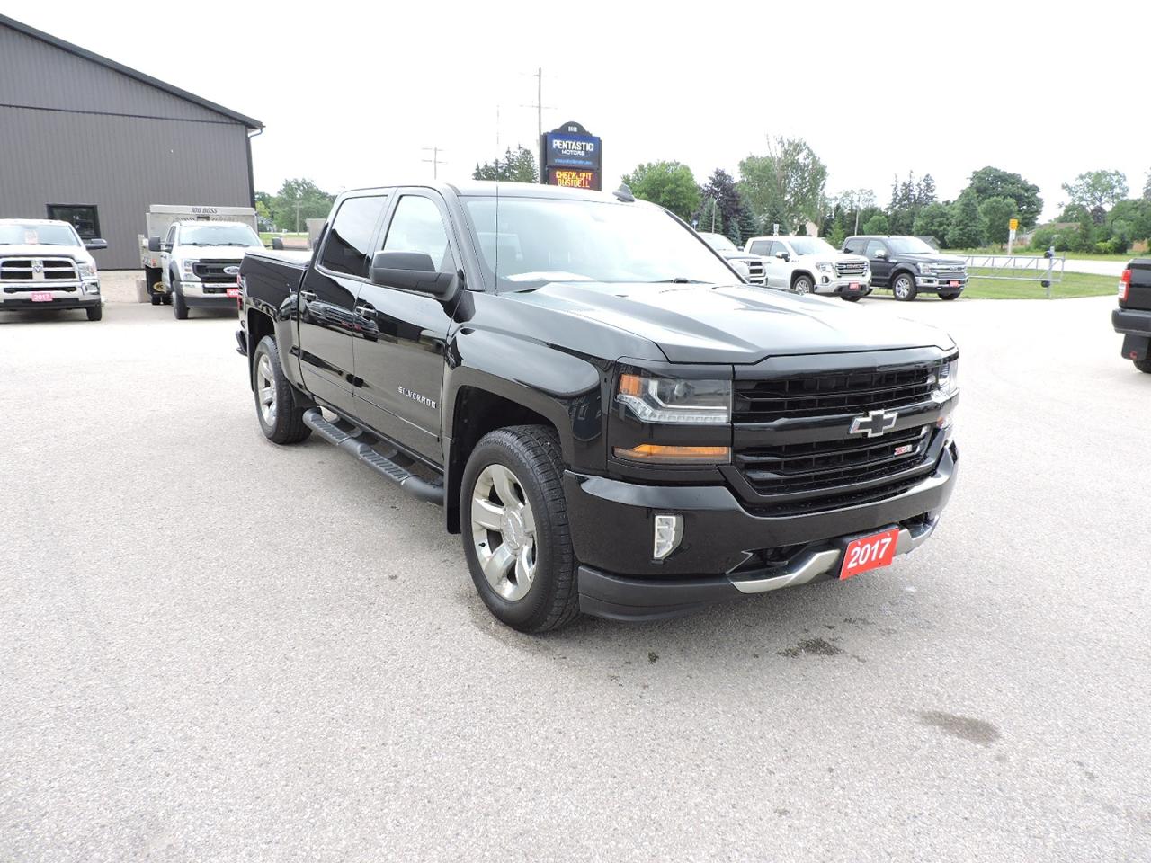 2017 Chevrolet Silverado 1500 LT 5.3L V8 4X4 Heated Seats Z71 139000 KMS