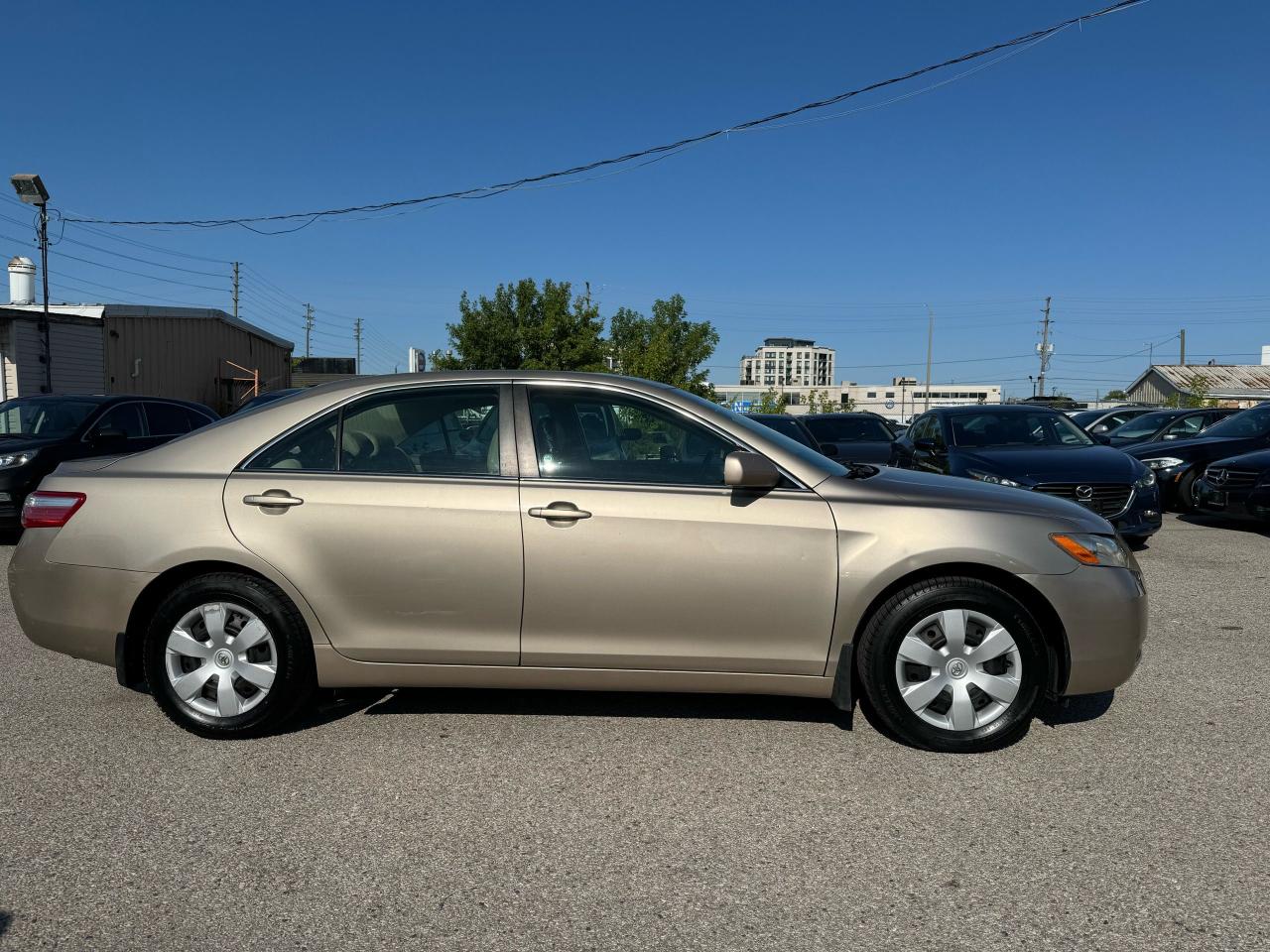 2009 Toyota Camry LE - Photo #4