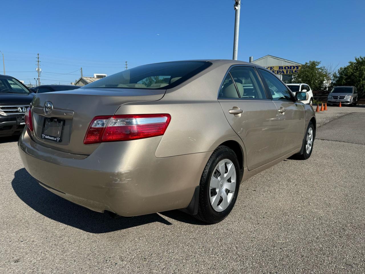 2009 Toyota Camry LE - Photo #5