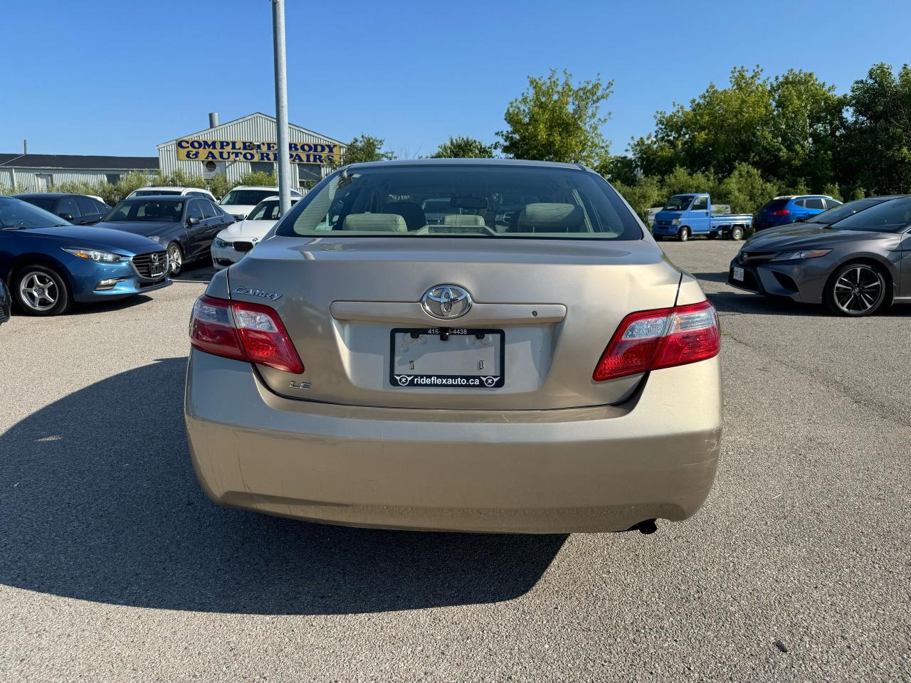2009 Toyota Camry LE - Photo #6