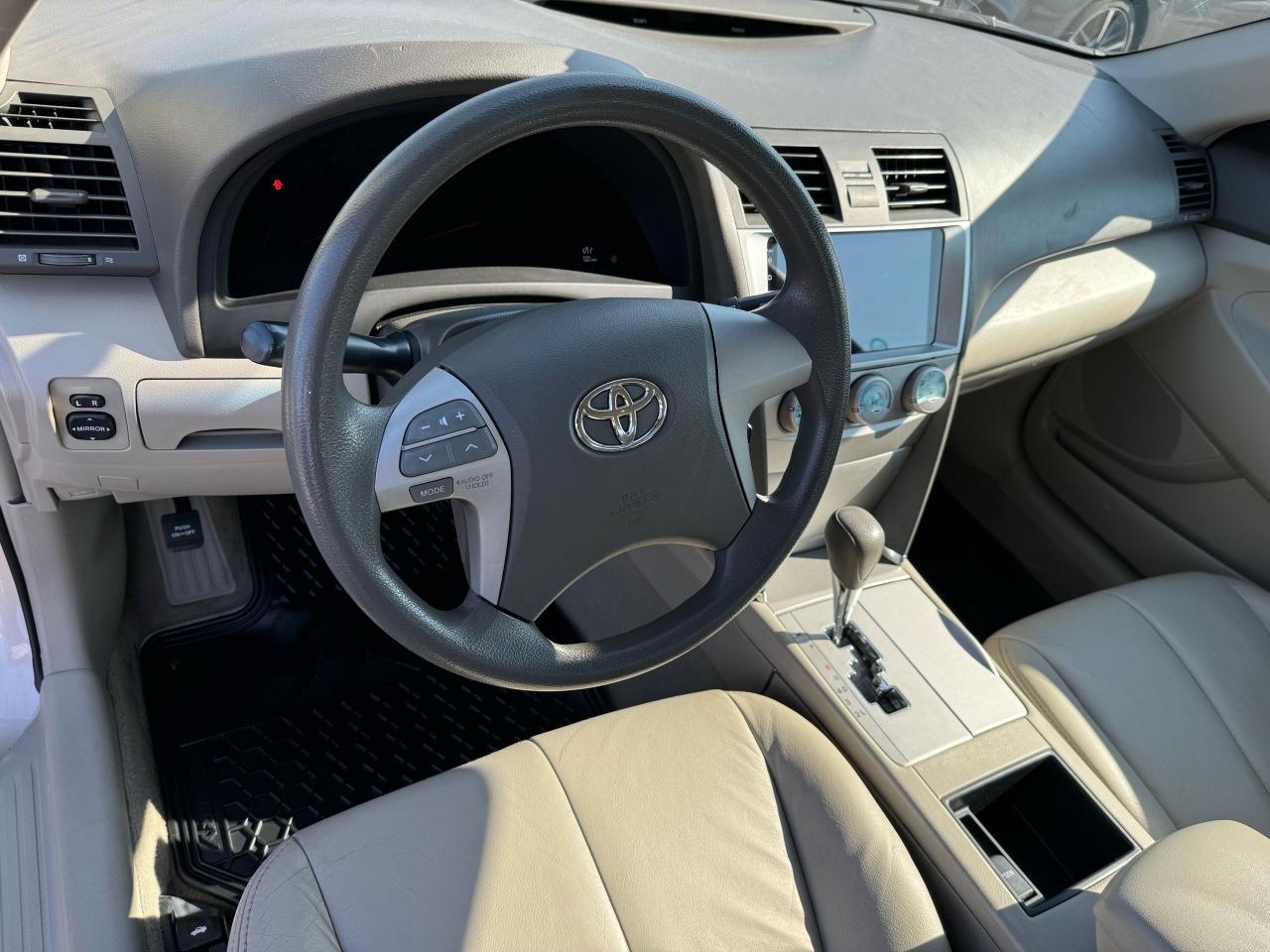 2009 Toyota Camry LE - Photo #9