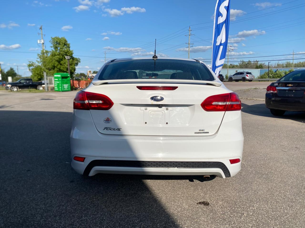 2016 Ford Focus SE - Photo #6