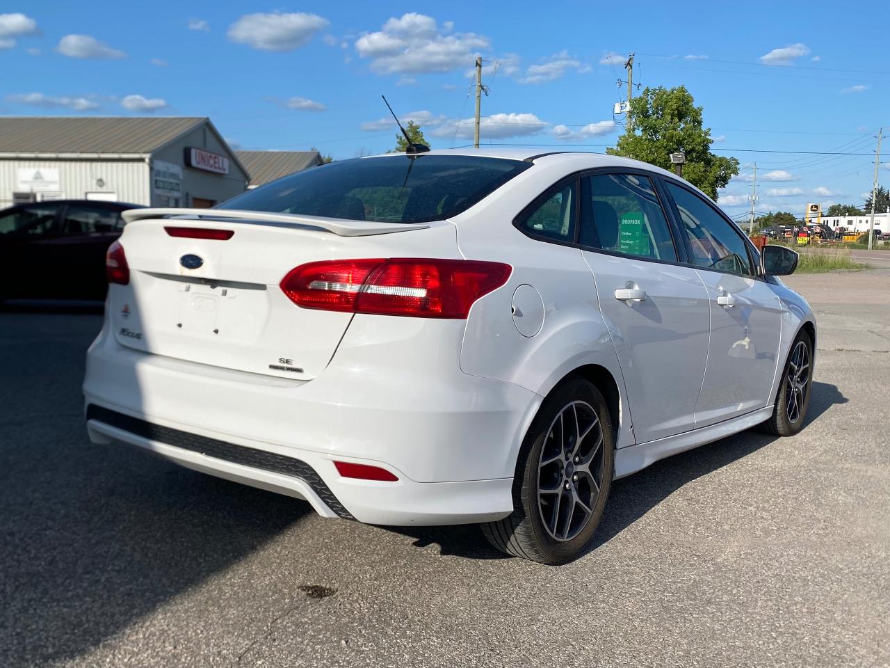 2016 Ford Focus SE - Photo #8