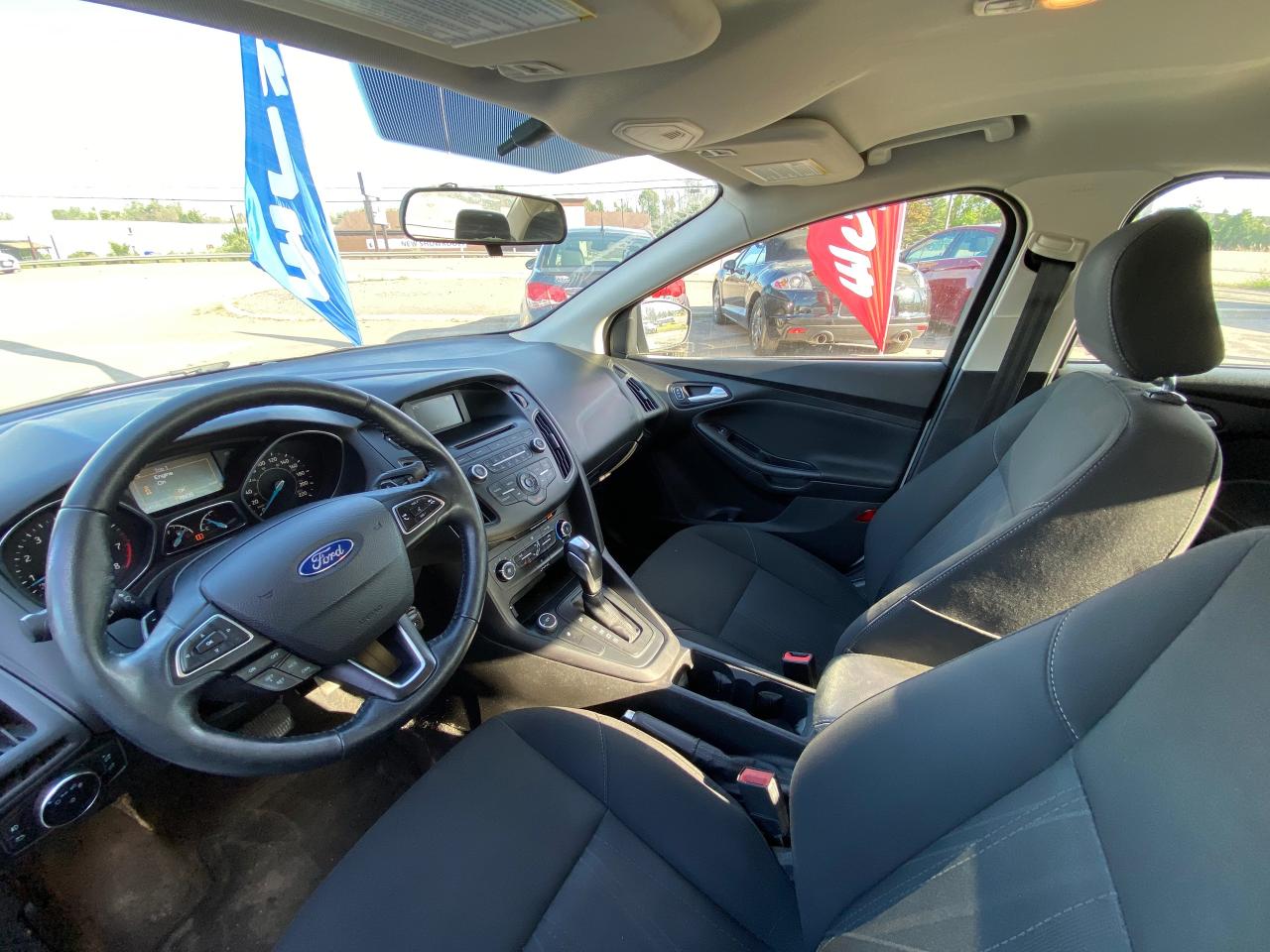 2016 Ford Focus SE - Photo #10