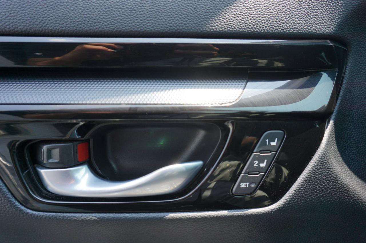 2023 Honda CR-V Hybrid TOURING AWD CERTIFIED *1 OWNER* CAMERA NAV BLUETOOTH LEATHER HEATED SEATS SUNROOF CRUISE ALLOYS - Photo #32