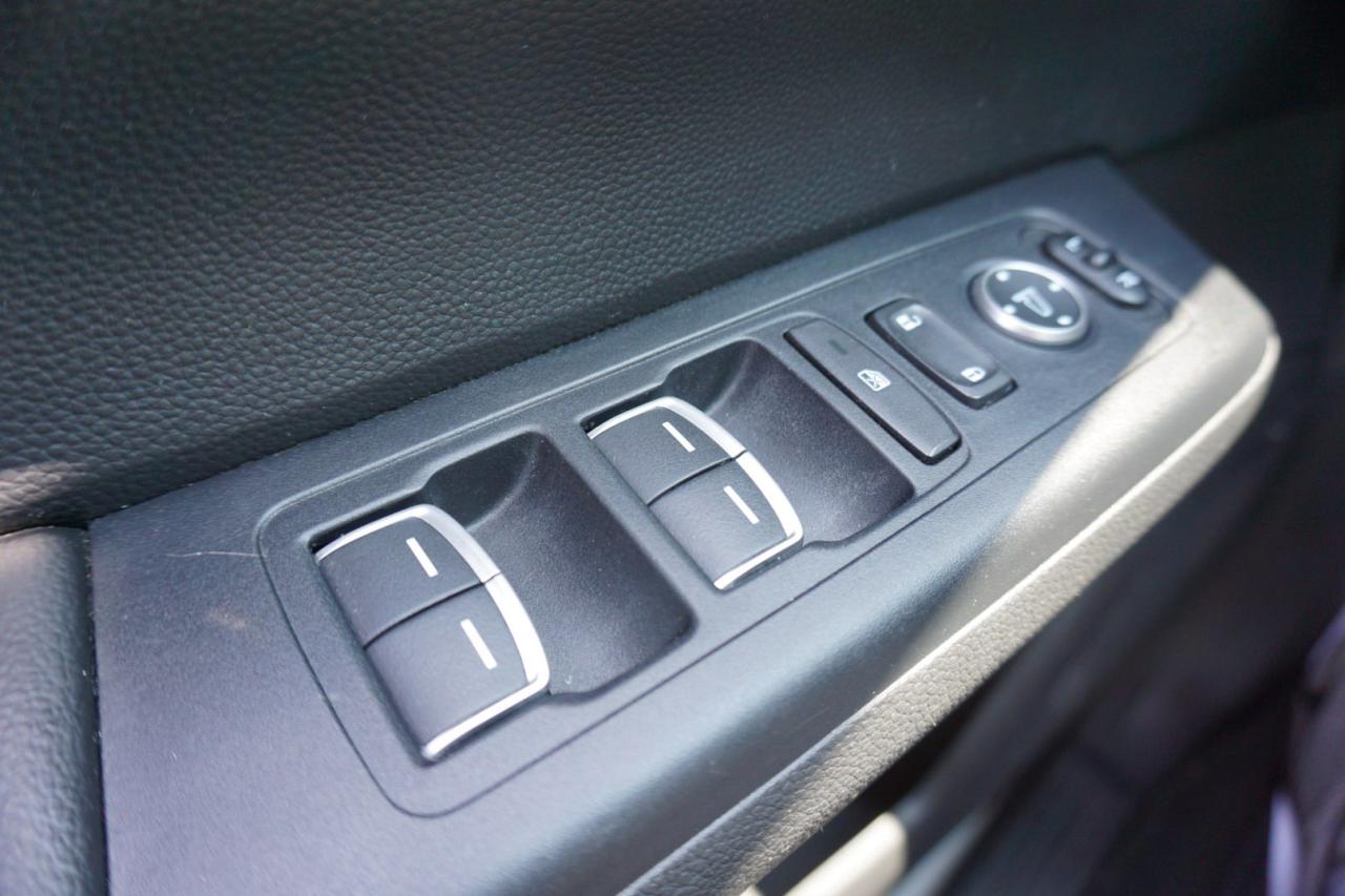 2023 Honda CR-V Hybrid TOURING AWD CERTIFIED *1 OWNER* CAMERA NAV BLUETOOTH LEATHER HEATED SEATS SUNROOF CRUISE ALLOYS - Photo #33