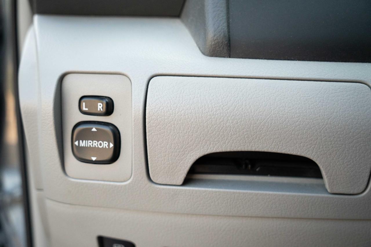 2009 Toyota Camry HYBRID Base - Photo #17