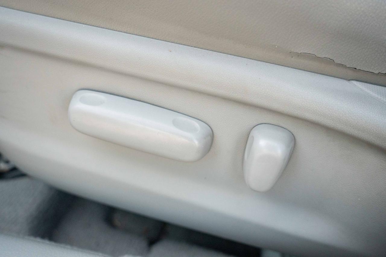 2009 Toyota Camry HYBRID Base - Photo #19