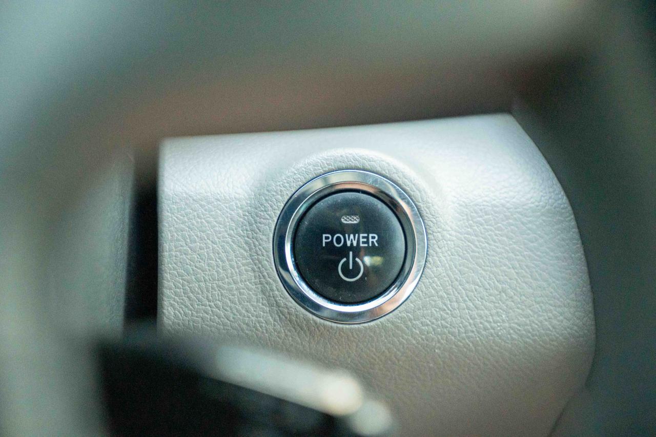 2009 Toyota Camry HYBRID Base - Photo #34