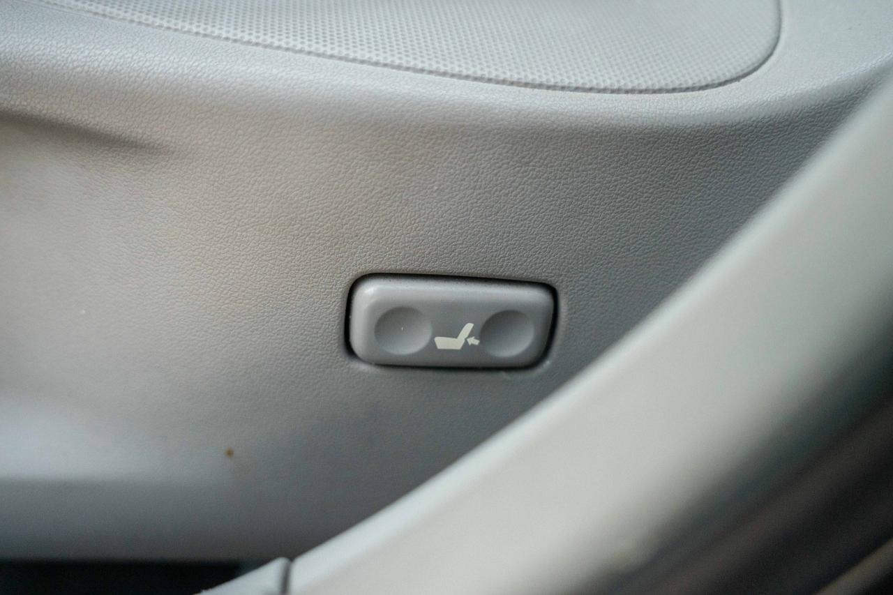 2009 Toyota Camry HYBRID Base - Photo #20