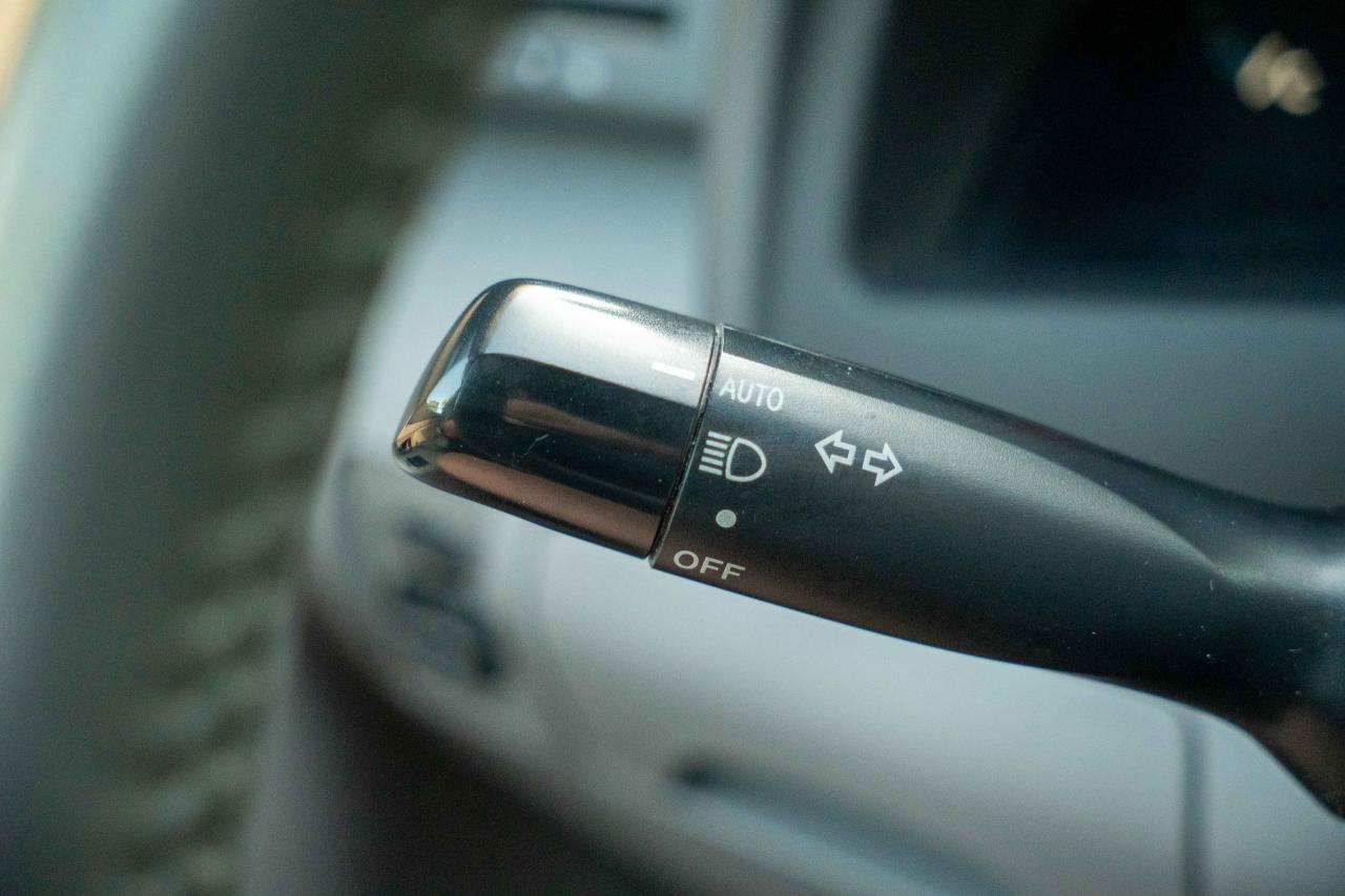 2009 Toyota Camry HYBRID Base - Photo #25