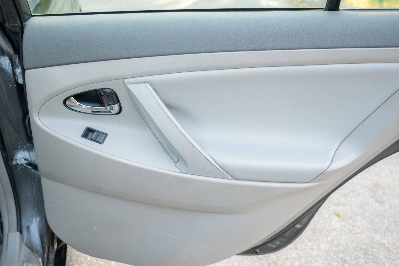 2009 Toyota Camry HYBRID Base - Photo #46