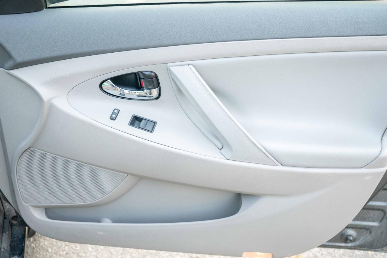 2009 Toyota Camry HYBRID Base - Photo #48