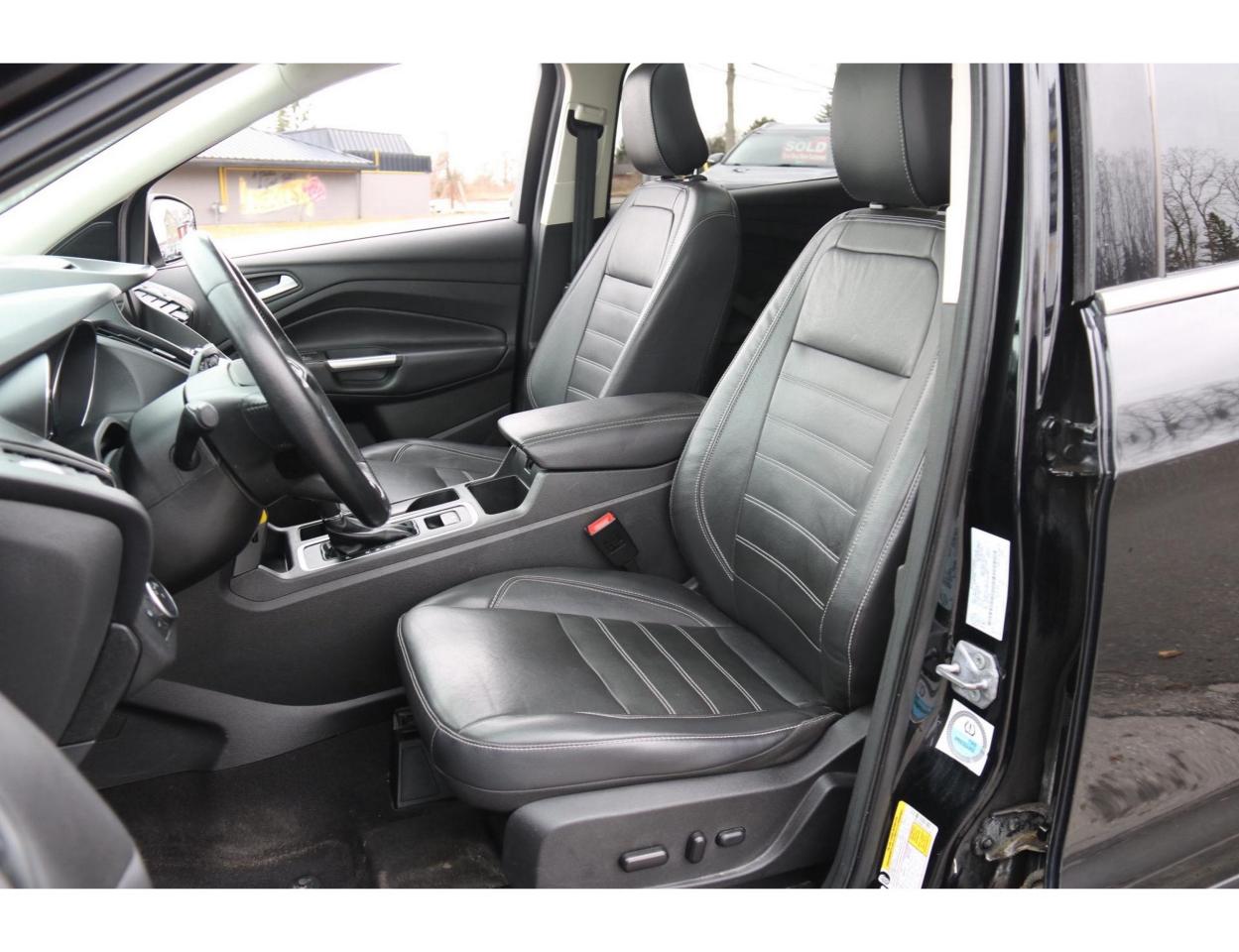 2018 Ford Escape SEL 4WD - Photo #17