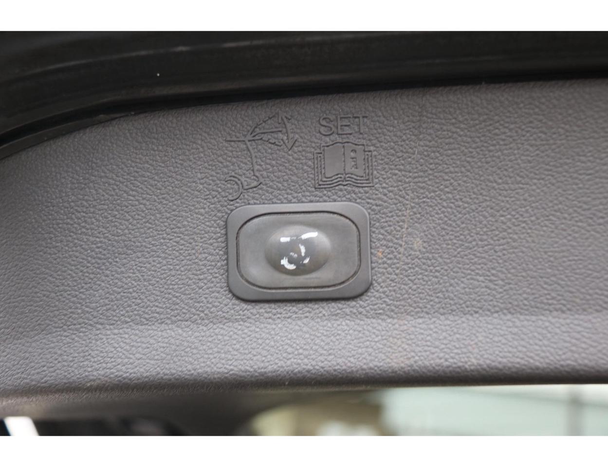 2018 Ford Escape SEL 4WD Photo