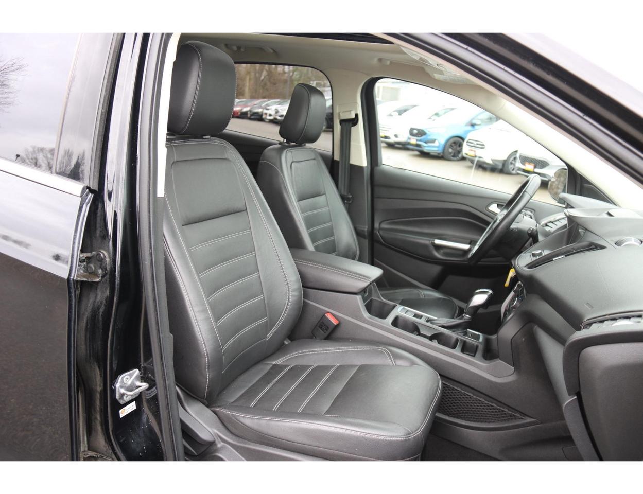 2018 Ford Escape SEL 4WD Photo